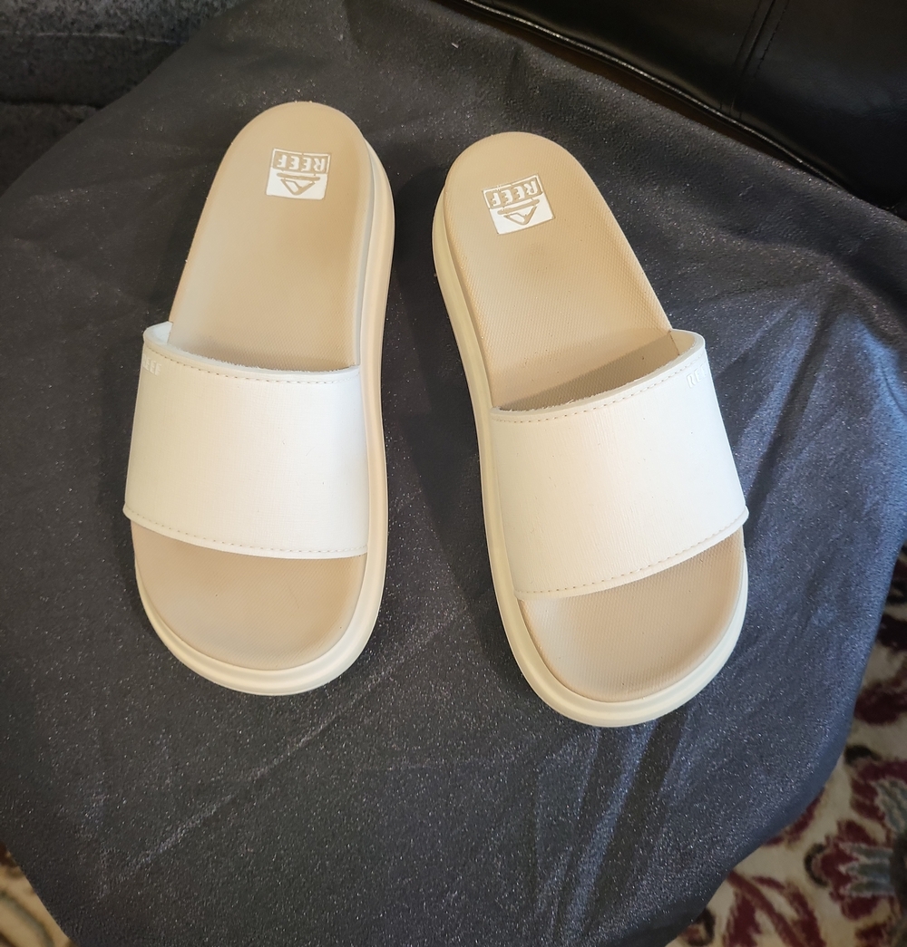 REEF Women's Cream Slide Sandals